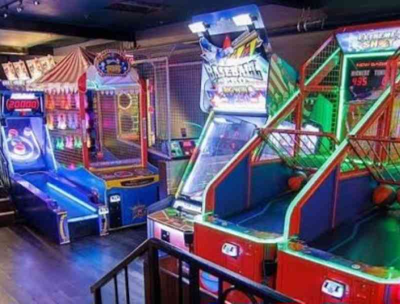 Sunday Arcade Games @Greta Bar